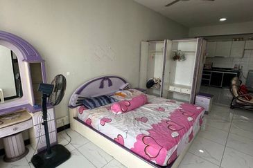 Dedaun Hijau (Greenfield Regency)