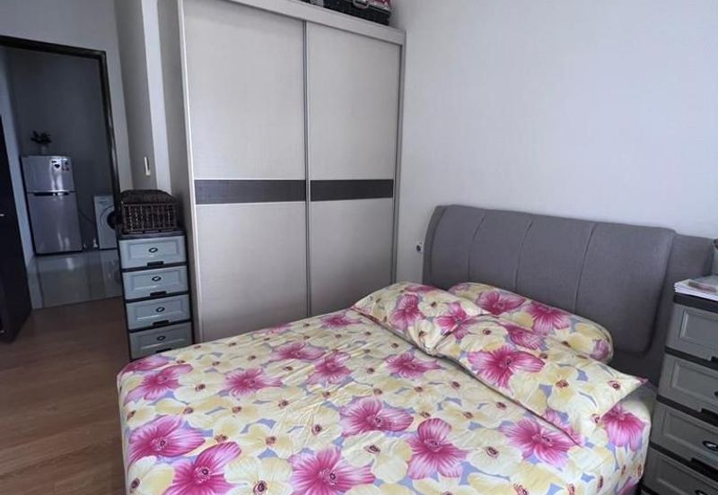 Baypoint @ Country Garden Danga Bay