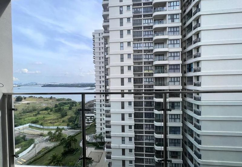 Baypoint @ Country Garden Danga Bay