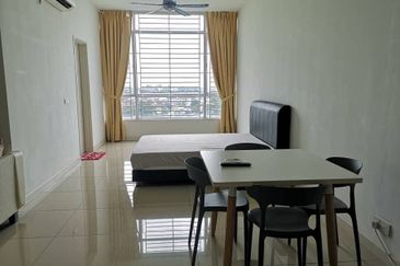 Dedaun Hijau (Greenfield Regency)