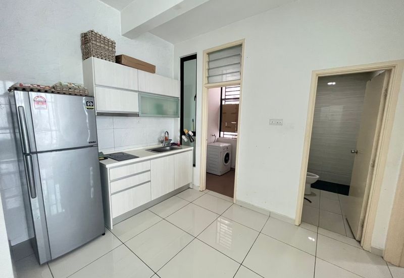 D'Summit Residences @ Kempas Utama