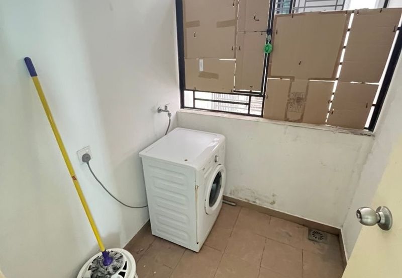 D'Summit Residences @ Kempas Utama