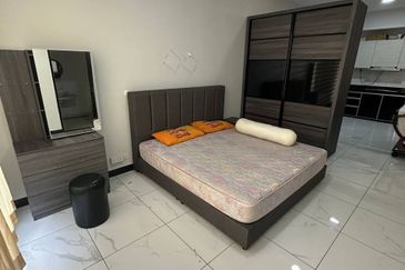 Dedaun Hijau (Greenfield Regency)