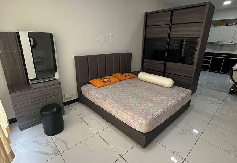 Dedaun Hijau (Greenfield Regency)