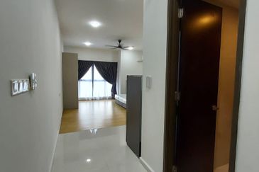 Baypoint @ Country Garden Danga Bay