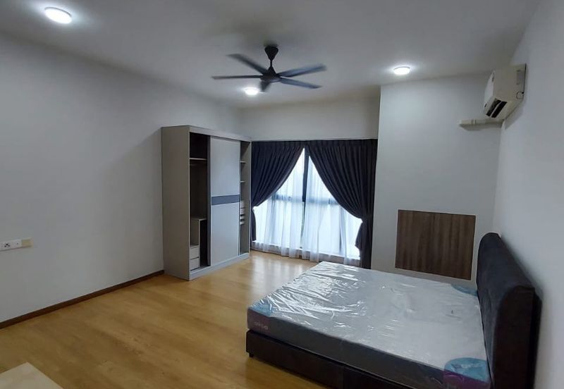 Baypoint @ Country Garden Danga Bay