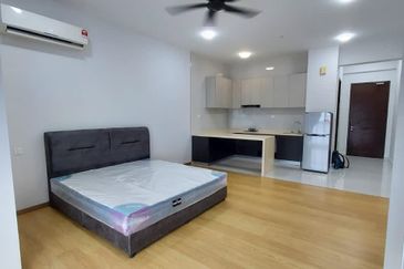 Baypoint @ Country Garden Danga Bay