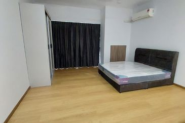 Baypoint @ Country Garden Danga Bay