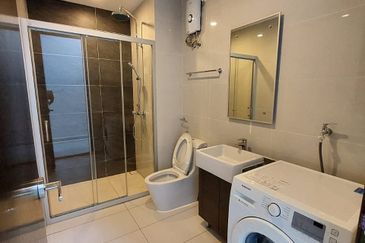 Baypoint @ Country Garden Danga Bay