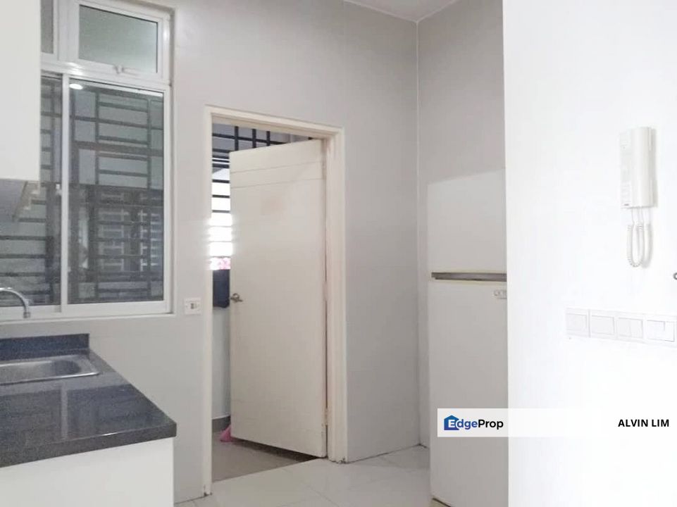 Perling Heights/ Near Ciq & Tuas/ Studio/ Below Market/ Cheapest, Johor, Johor Bahru