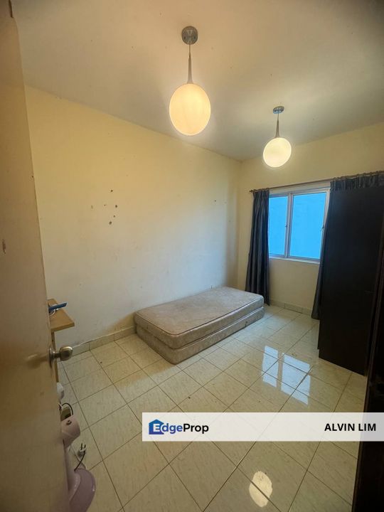 Bistari Impian/ Near Ciq/ 3bed 2bath/ Good Condition/ Cheapest, Johor, Johor Bahru