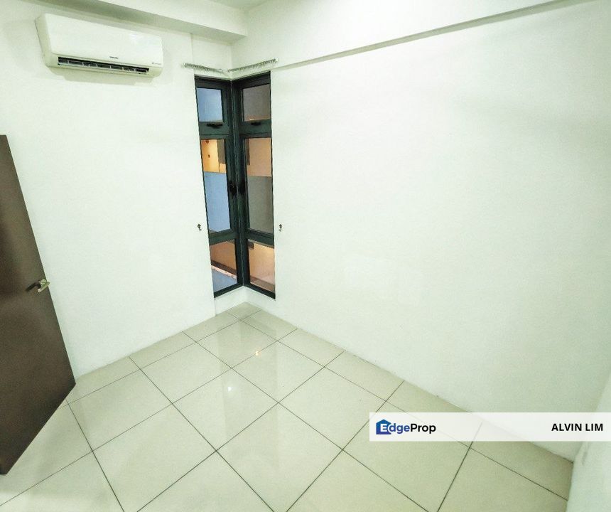 8scape/ Perling/ Near Ciq/ 3bed 2bath/ Good Condition/ Negotiable, Johor, Johor Bahru