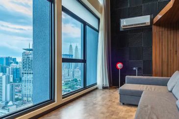 Next to KLCC Condo walking distance 200m