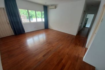 Massive land Freehold single storey Bungalow 