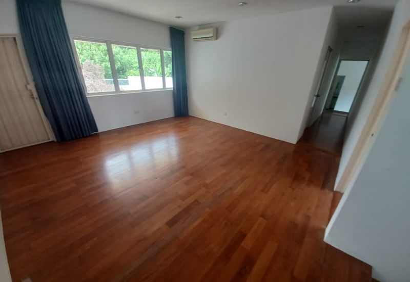 Massive land Freehold single storey Bungalow 