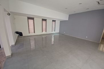 Massive land Freehold single storey Bungalow 