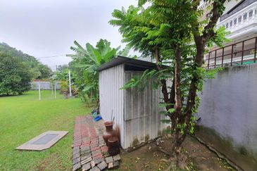 Bungalow In Titiwangsa Huge Land