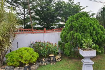 Bungalow In Titiwangsa Huge Land