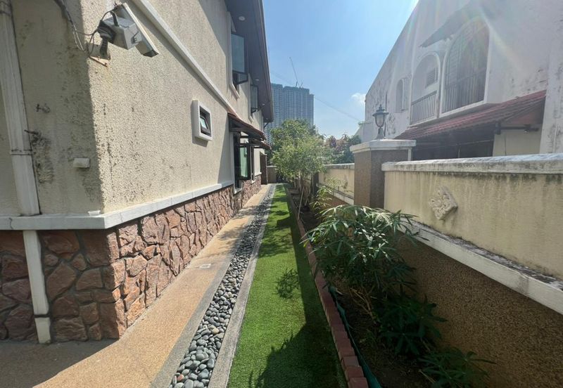 Superb Finishing Bungalow (ready to move in)