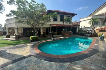 Superb Finishing Bungalow (ready to move in)