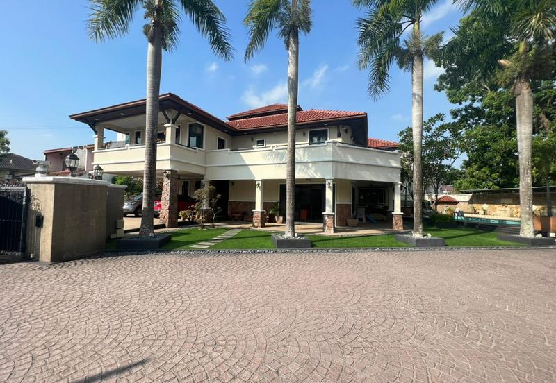 Superb Finishing Bungalow (ready to move in)