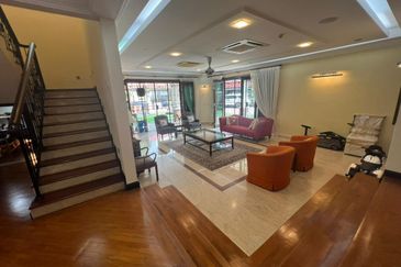 Superb Finishing Bungalow (ready to move in)