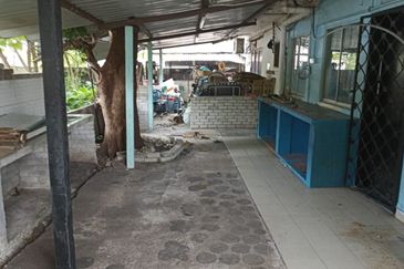 Commercial Bungalow Along Main Road