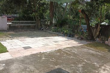 Commercial Bungalow Along Main Road