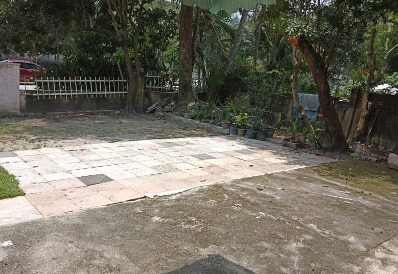 Commercial Bungalow Along Main Road