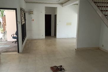 Commercial Bungalow Along Main Road