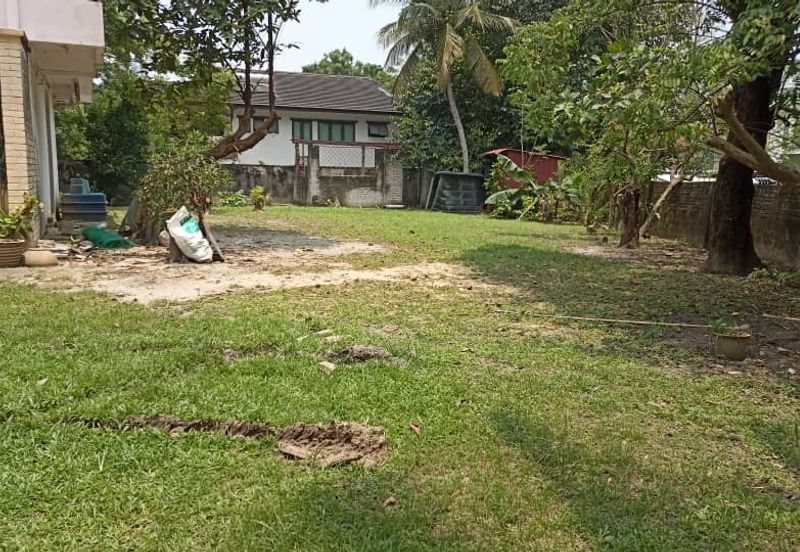 Commercial Bungalow Along Main Road