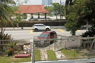 Commercial Bungalow Along Main Road