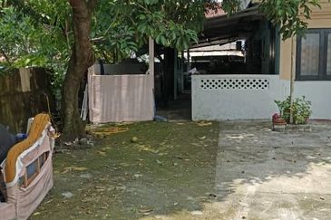 Commercial Bungalow Along Main Road