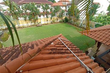 Renovated READY TO MOVE IN BUNGALOW 