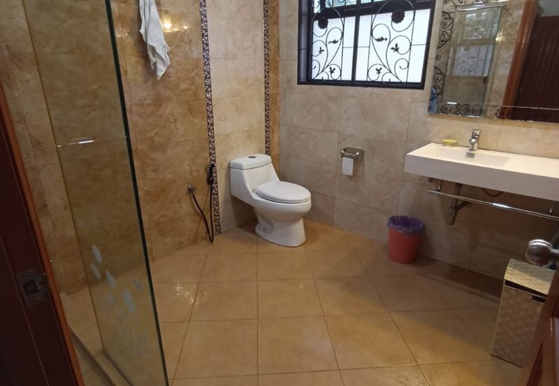 Renovated READY TO MOVE IN BUNGALOW 