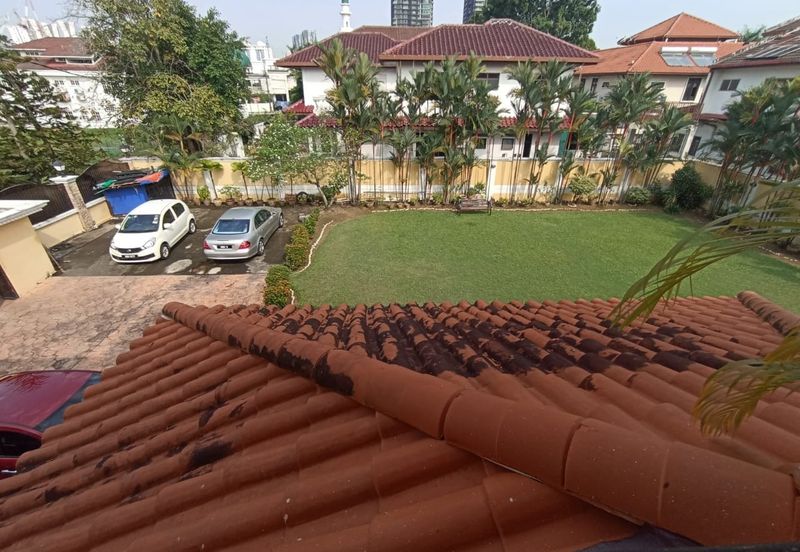 Renovated READY TO MOVE IN BUNGALOW 