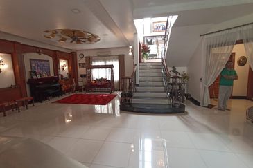 Renovated READY TO MOVE IN BUNGALOW 