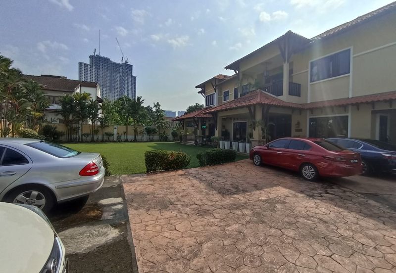 Renovated READY TO MOVE IN BUNGALOW 