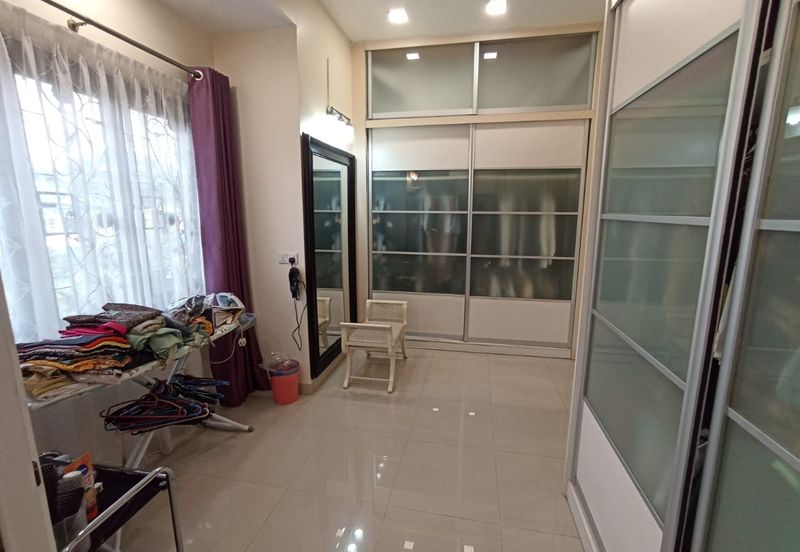 Renovated READY TO MOVE IN BUNGALOW 