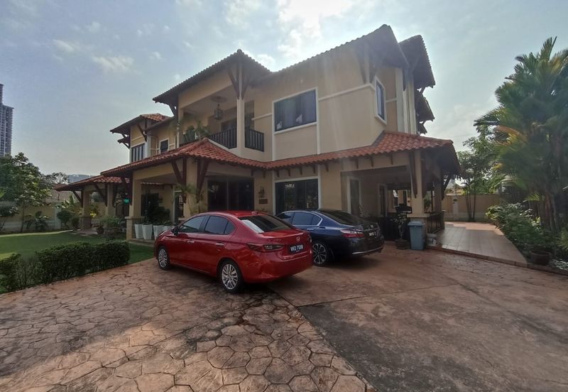 Renovated READY TO MOVE IN BUNGALOW 