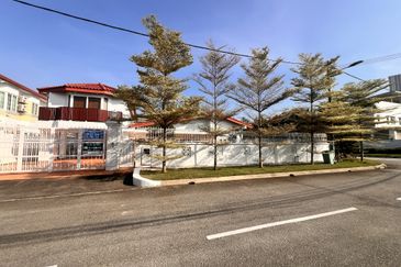 Titiwangsa Bungalow house for rent 