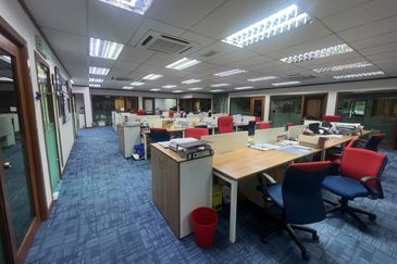 Jalan gasing for sale: terrace house bungalow 3