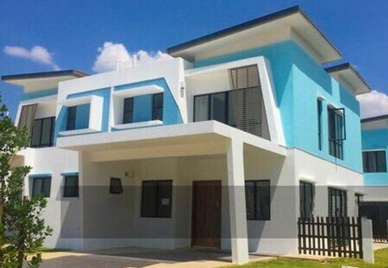 Jalan Warisan Mulia, Kota Warisan