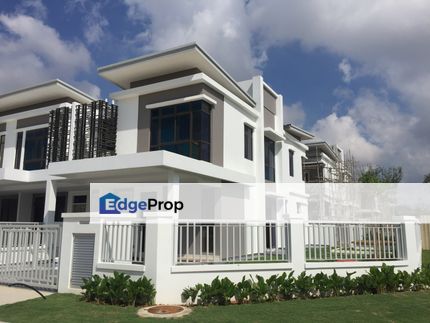 Owner bankrupd Bandar Puchong last 1 unit 26 x 80 Freehold , Selangor, Puchong