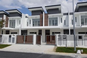 Damai 16, Setia Alam