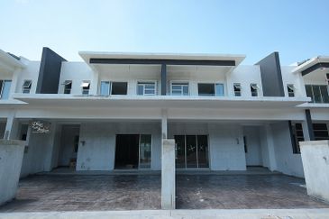 Freehold PUchong 2Storey Landed last 5 unit 