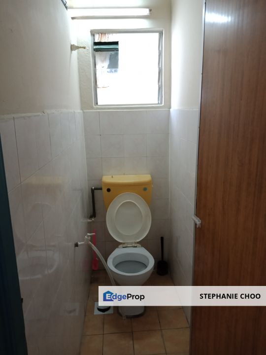 Seri Kembangan, Apartment Flat Sri Indah Lestari Perdana Putra Permai Near Bukit Puchong , Selangor, Seri Kembangan