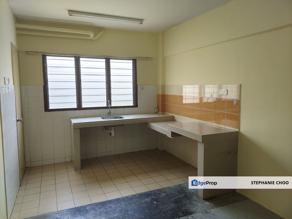 Seri Kembangan, Balakong, Pangsapuri Cempaka Near UPM & Seri Serdang, Selangor, Seri Kembangan