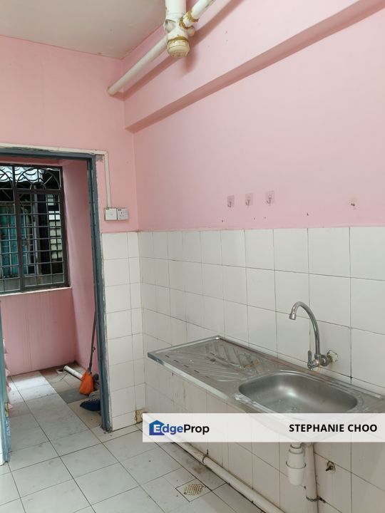 Balakong, Balakong Jaya, Pangsapuri Mutiara Near KTM Serdang & UPM, Selangor, Balakong