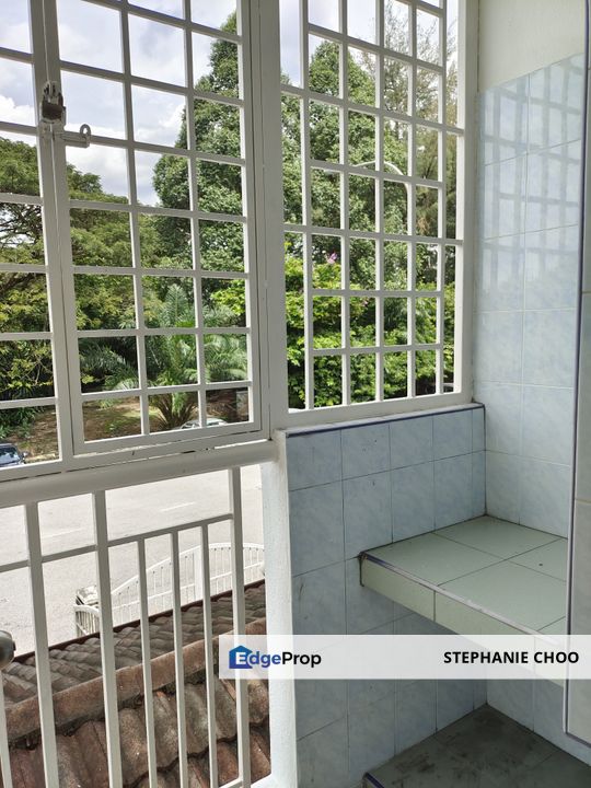 2 Storey Townhouse At Taman Sungai Besi Indah, Seri Kembangan, Balakong, Selangor, Seri Kembangan